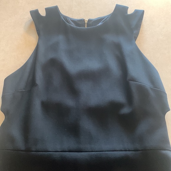Excellent condition French Connection Size 8 dress. - Picture 4 of 4